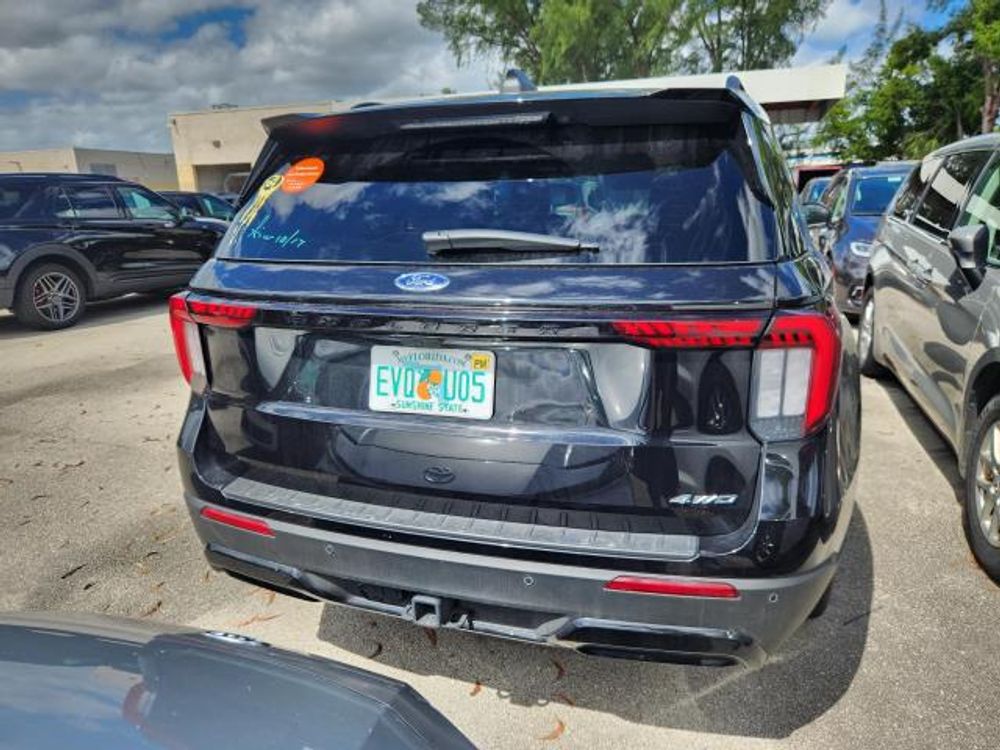 2025 Ford Explorer ST-Line