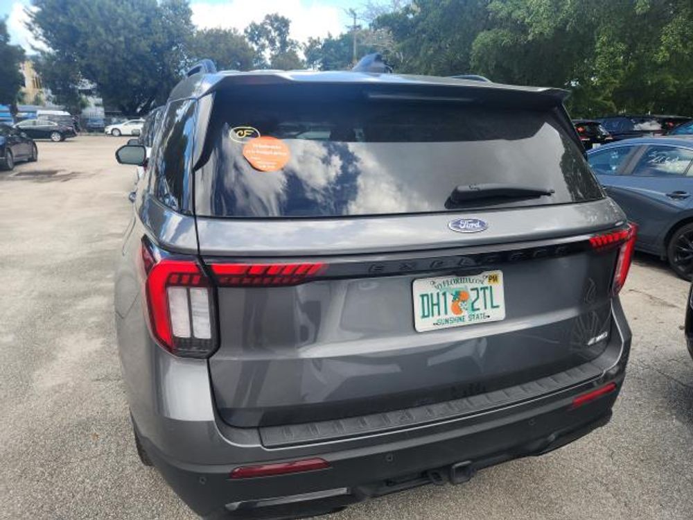 2025 Ford Explorer ST-Line