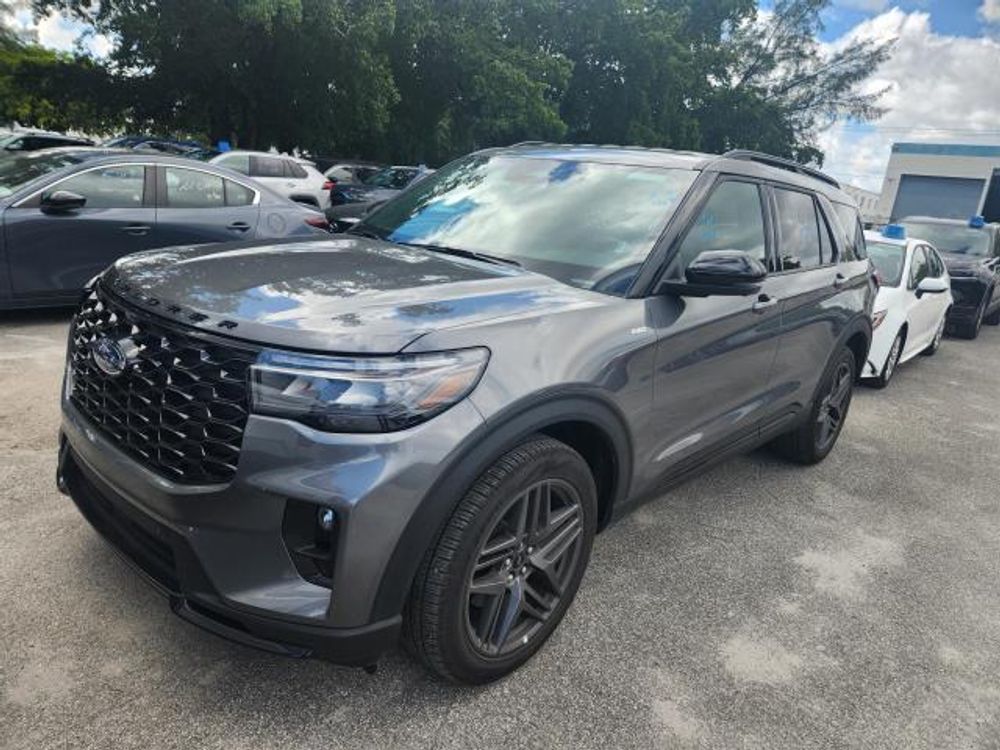2025 Ford Explorer ST-Line