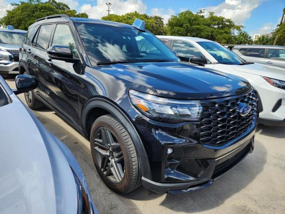 2025 Ford Explorer ST-Line