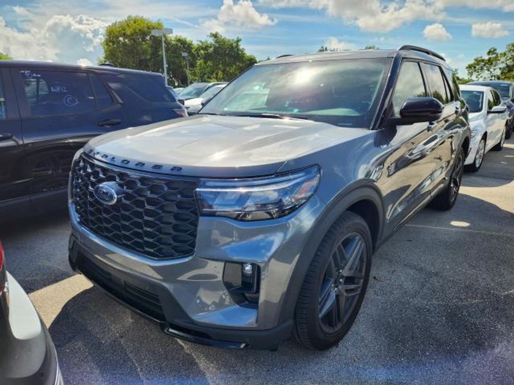 2025 Ford Explorer ST-Line