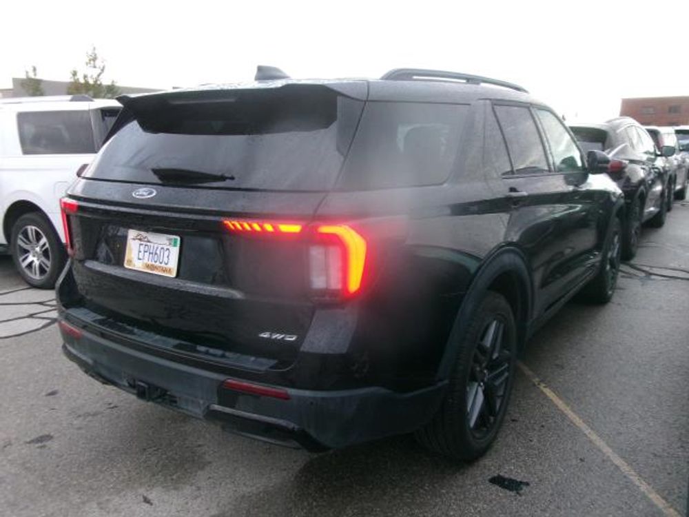 2025 Ford Explorer ST-Line