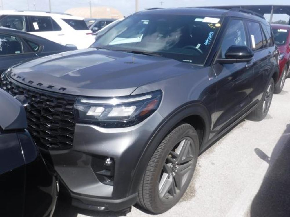2025 Ford Explorer ST-Line