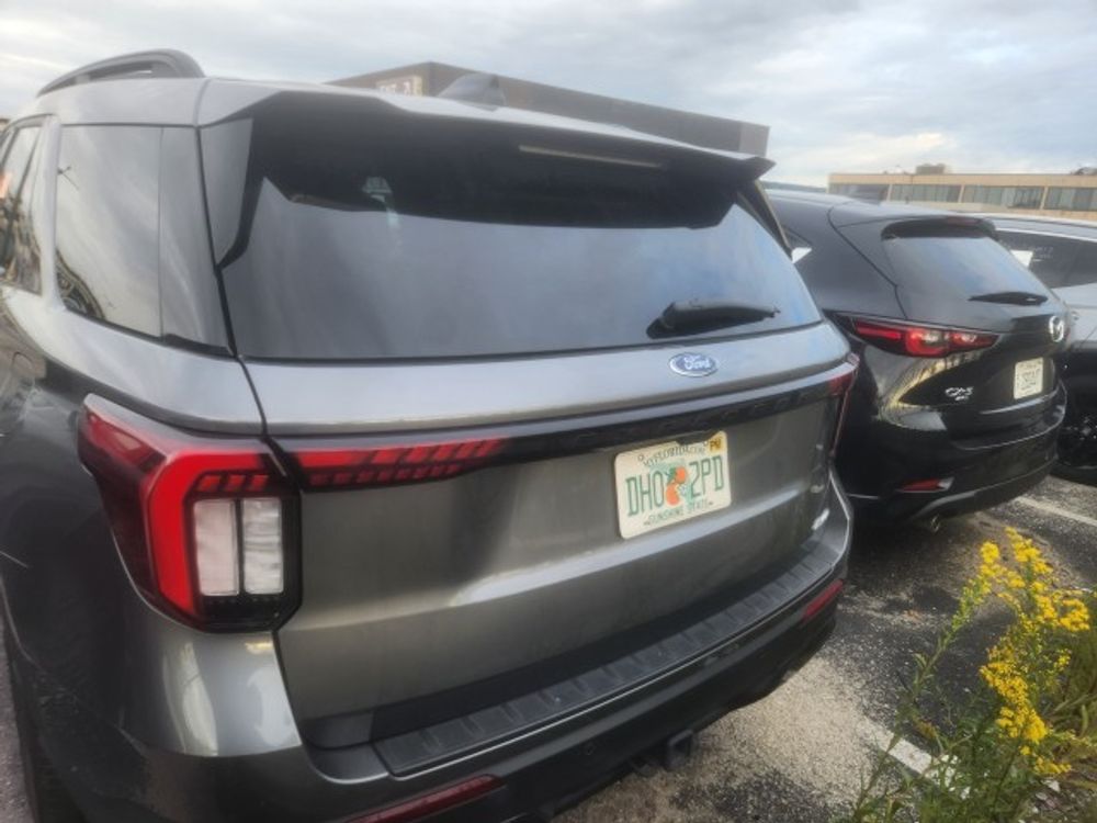 2025 Ford Explorer ST-Line