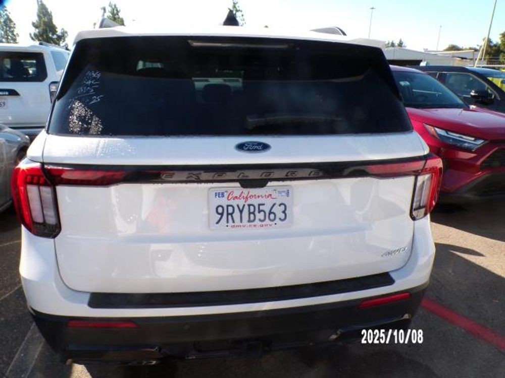 2025 Ford Explorer ST-Line