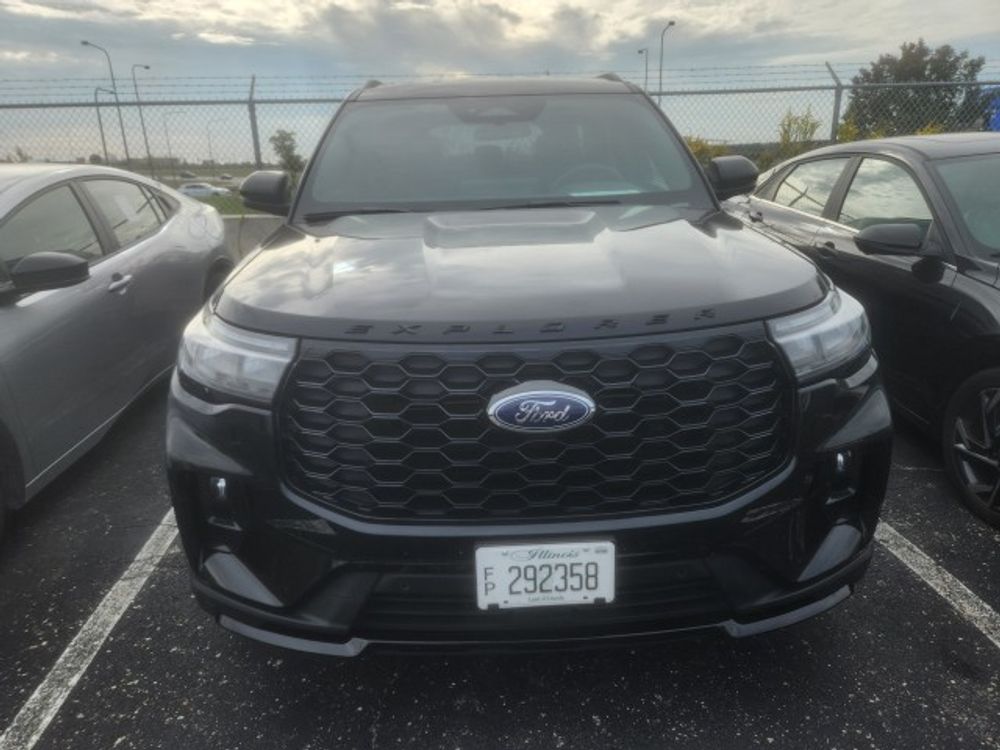 2025 Ford Explorer ST-Line
