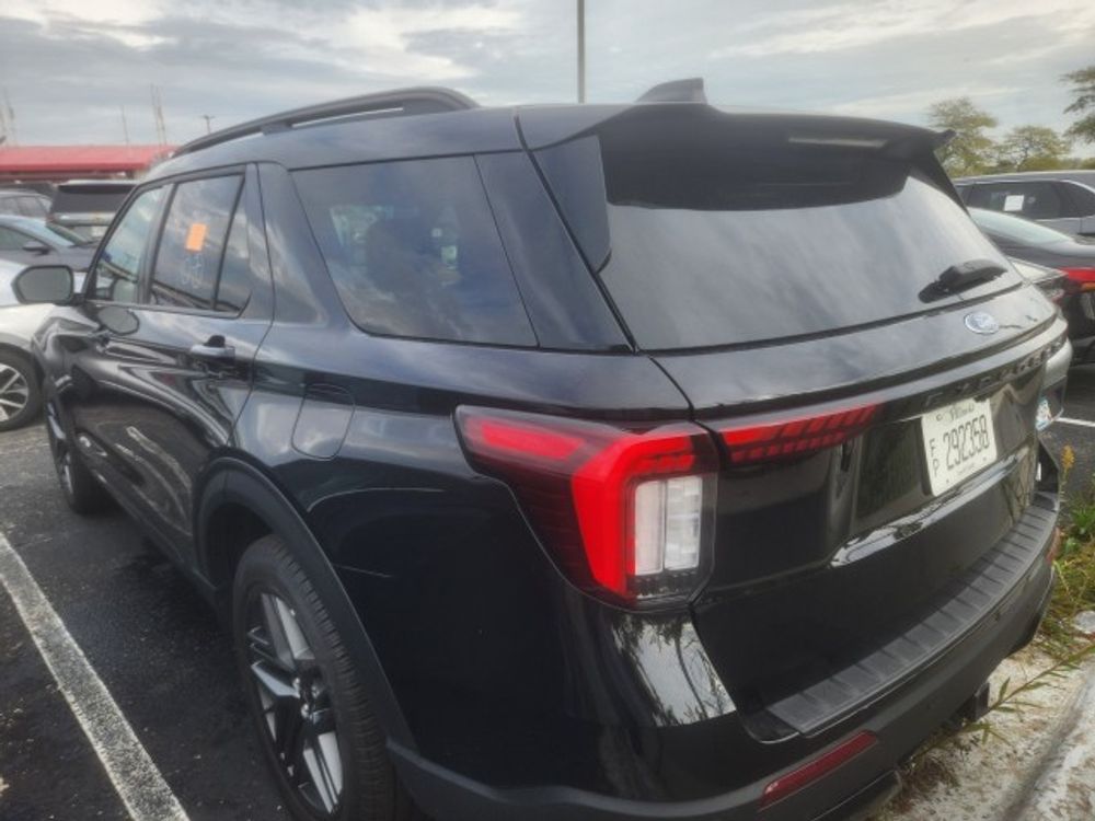 2025 Ford Explorer ST-Line
