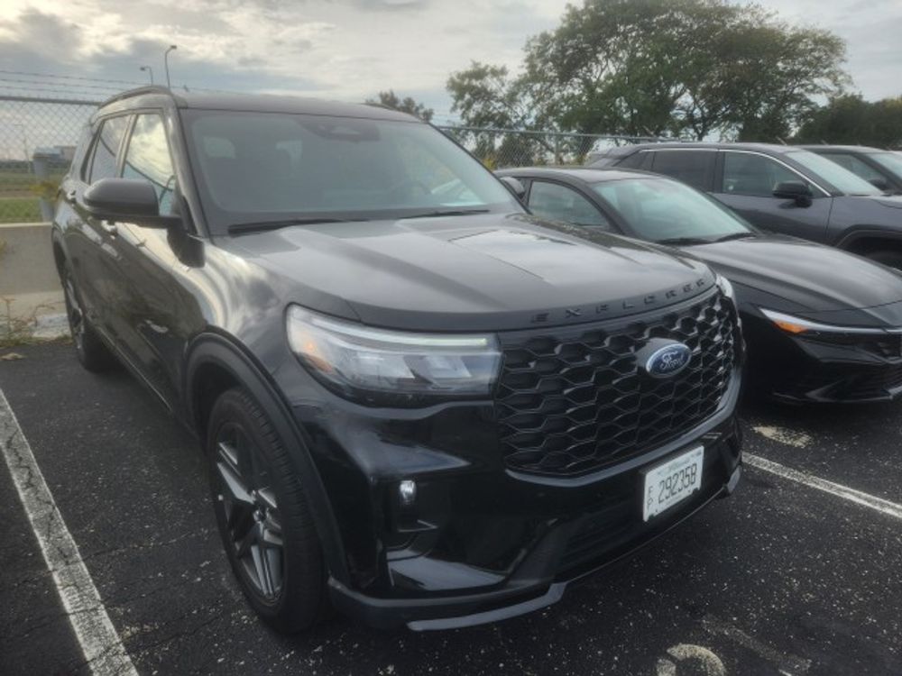 2025 Ford Explorer ST-Line