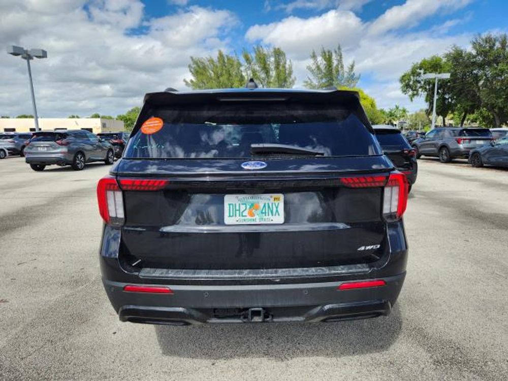 2025 Ford Explorer ST-Line