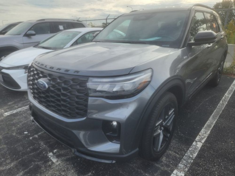 2025 Ford Explorer ST-Line
