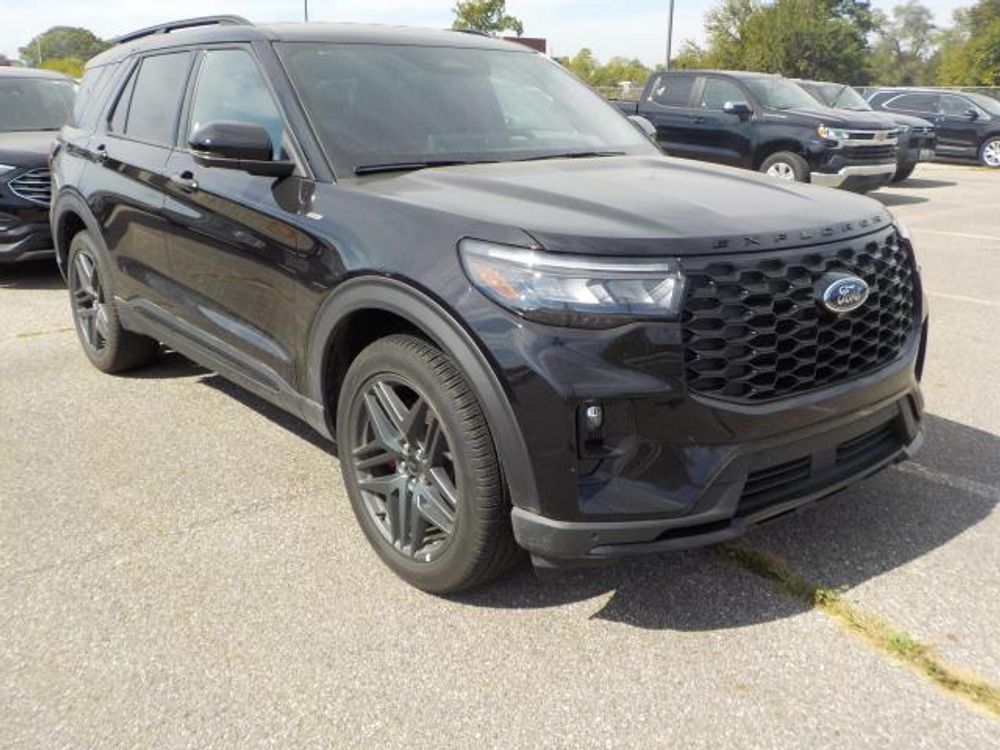 2025 Ford Explorer ST-Line
