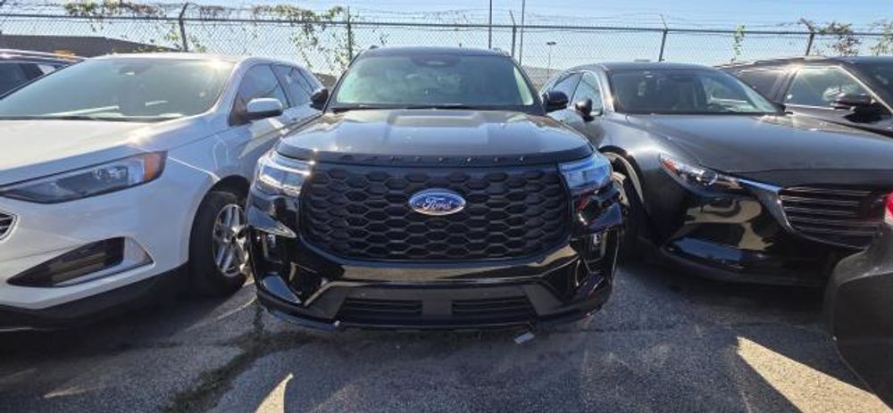 2025 Ford Explorer ST-Line