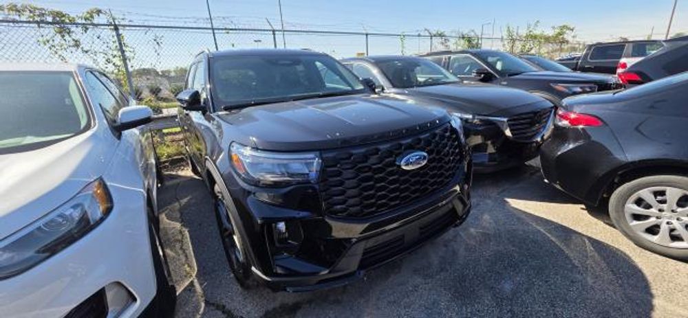 2025 Ford Explorer ST-Line