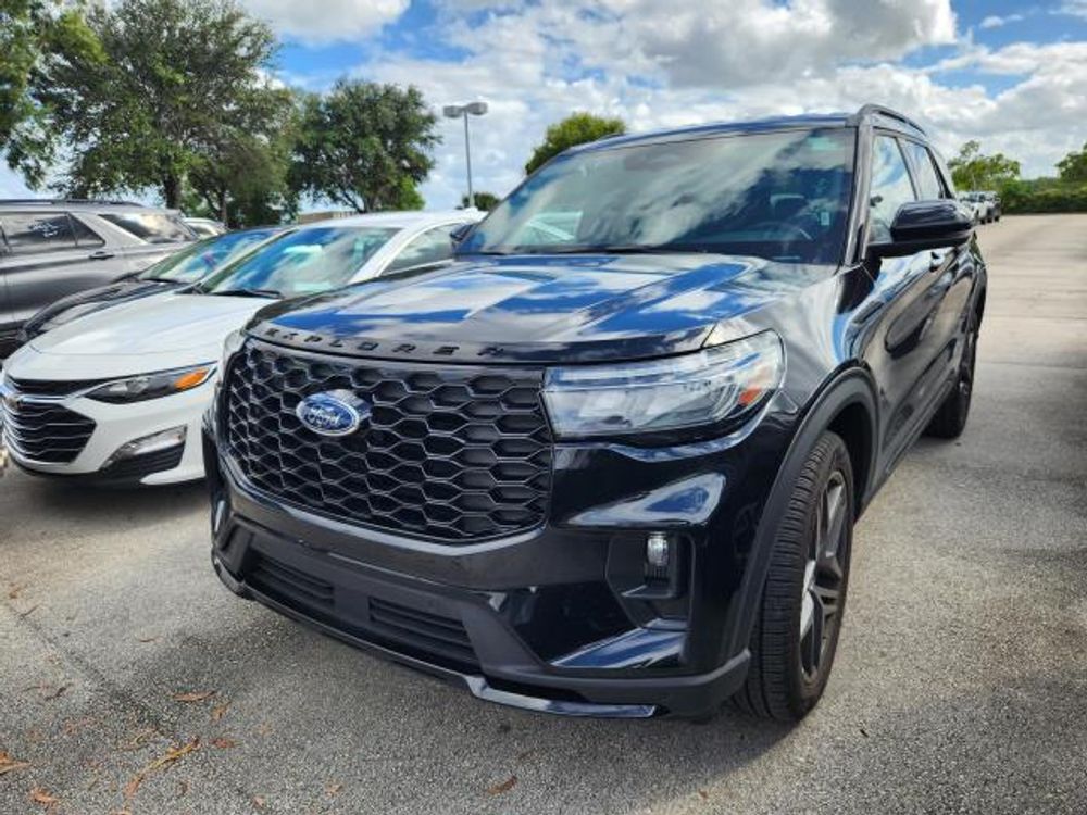 2025 Ford Explorer ST-Line
