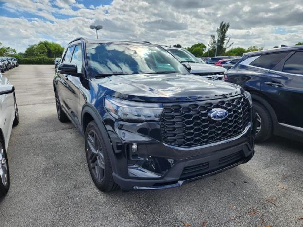 2025 Ford Explorer ST-Line