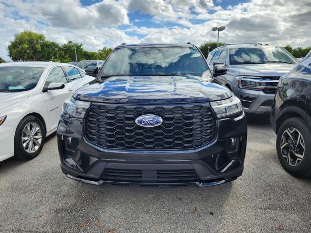 2025 Ford Explorer ST-Line