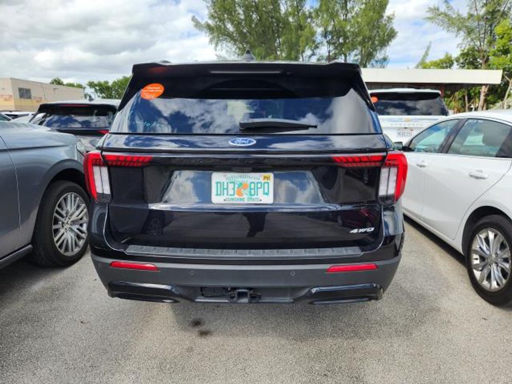 2025 Ford Explorer ST-Line