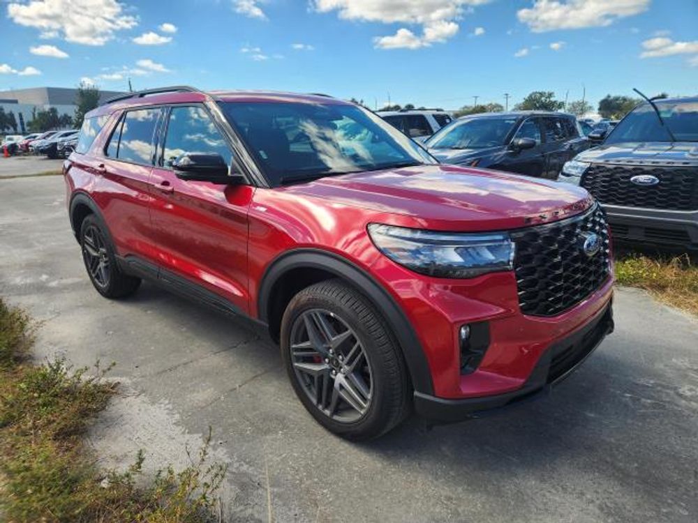 2025 Ford Explorer ST-Line
