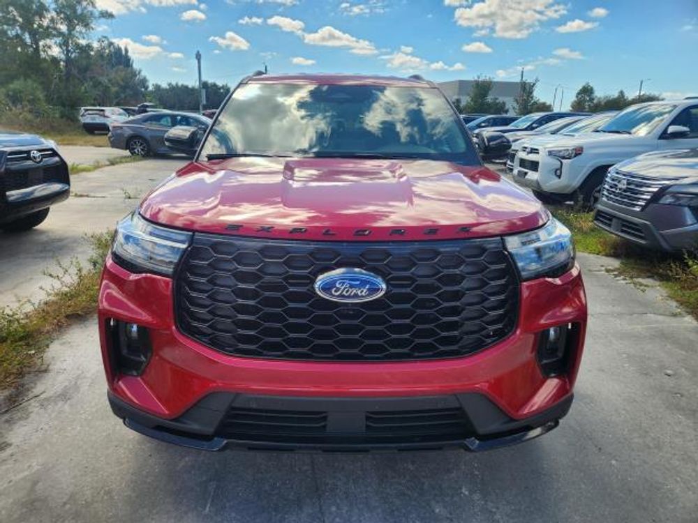 2025 Ford Explorer ST-Line