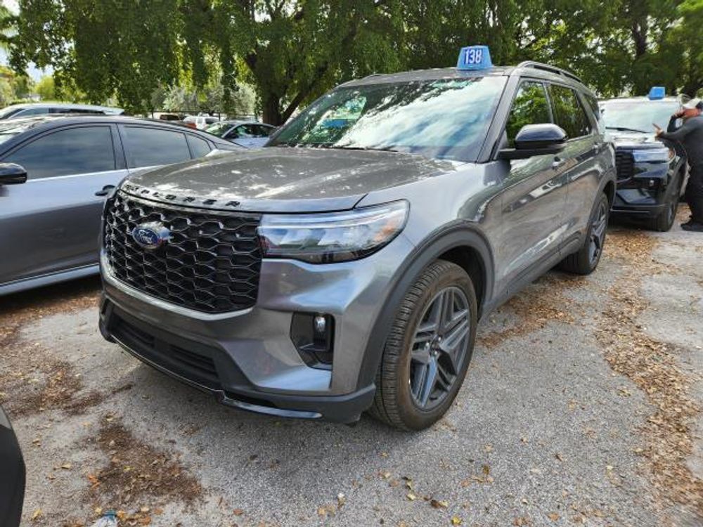 2025 Ford Explorer ST-Line