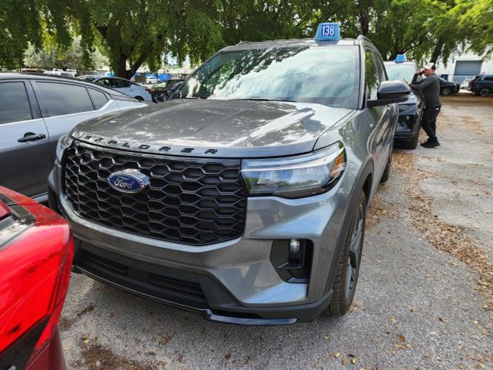 2025 Ford Explorer ST-Line