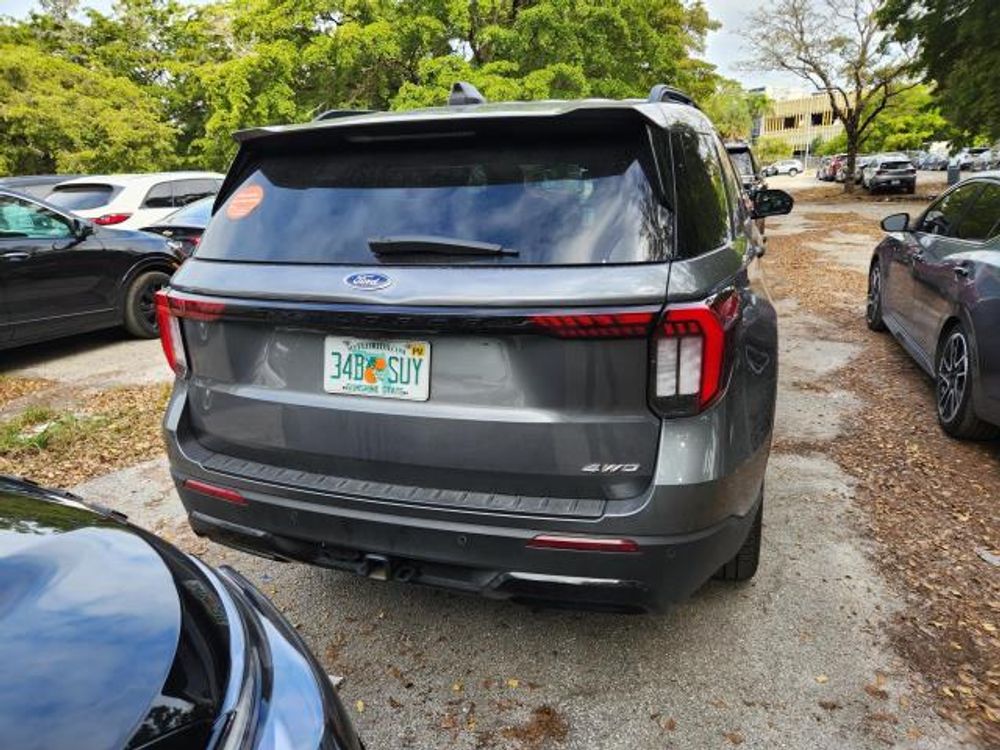 2025 Ford Explorer ST-Line
