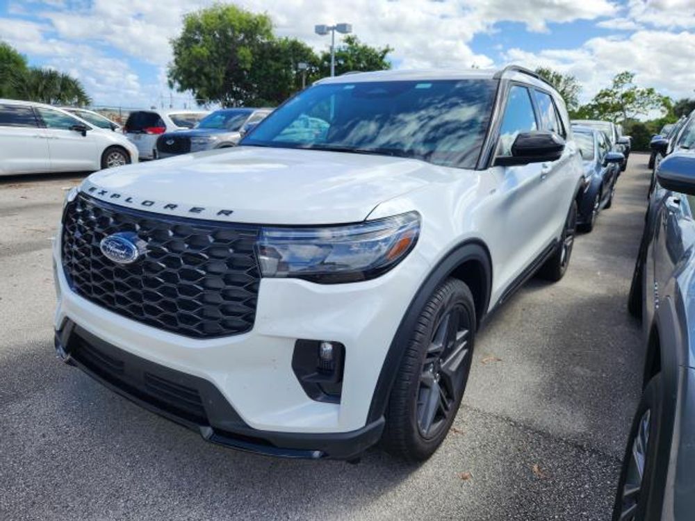 2025 Ford Explorer ST-Line
