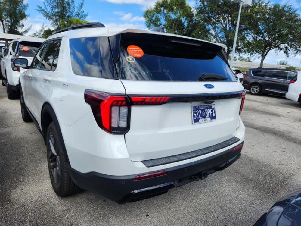 2025 Ford Explorer ST-Line