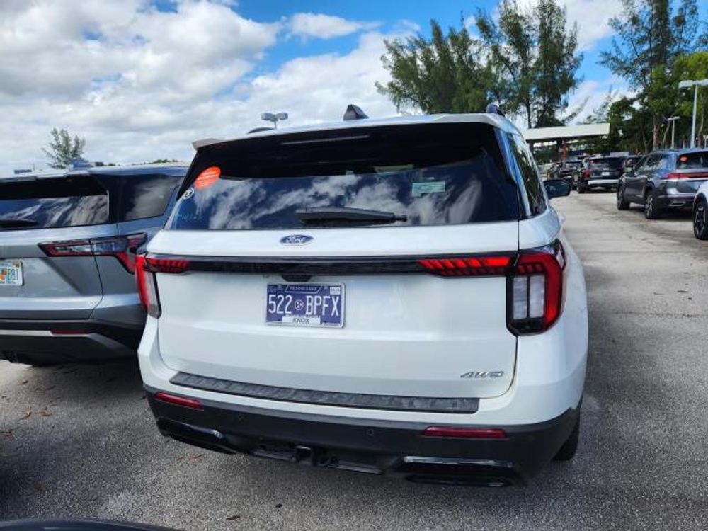 2025 Ford Explorer ST-Line