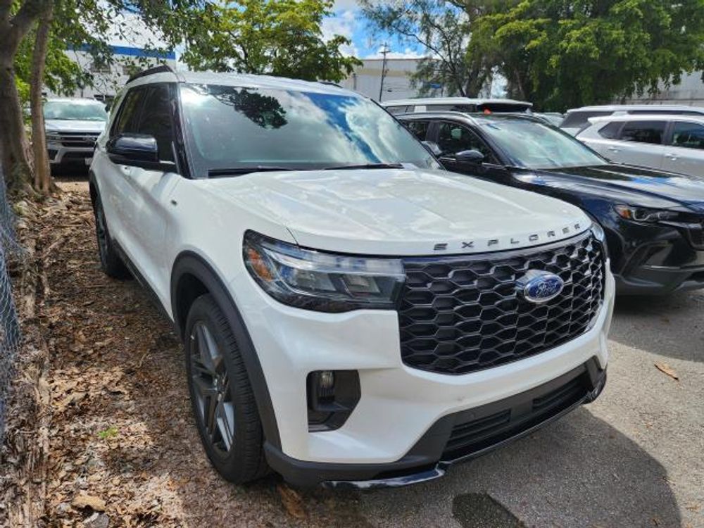 2025 Ford Explorer ST-Line