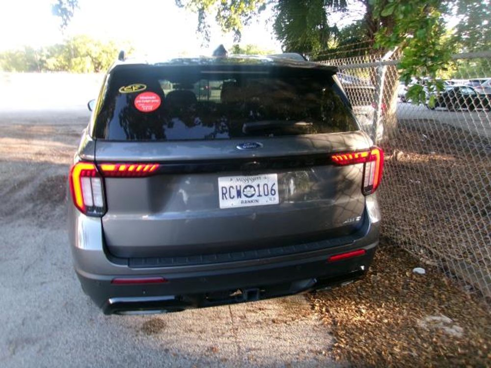 2025 Ford Explorer ST-Line