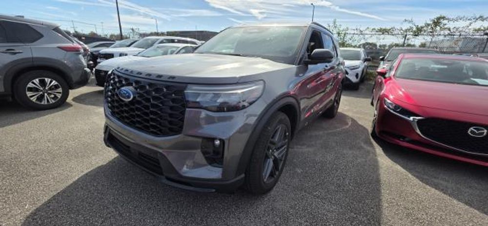 2025 Ford Explorer ST-Line