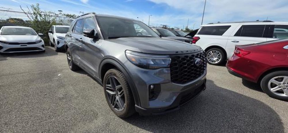 2025 Ford Explorer ST-Line