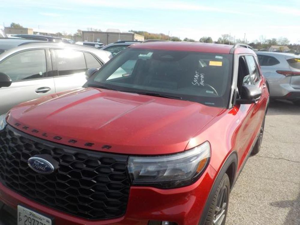 2025 Ford Explorer ST-Line