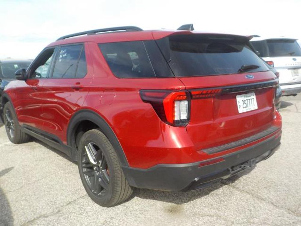 2025 Ford Explorer ST-Line