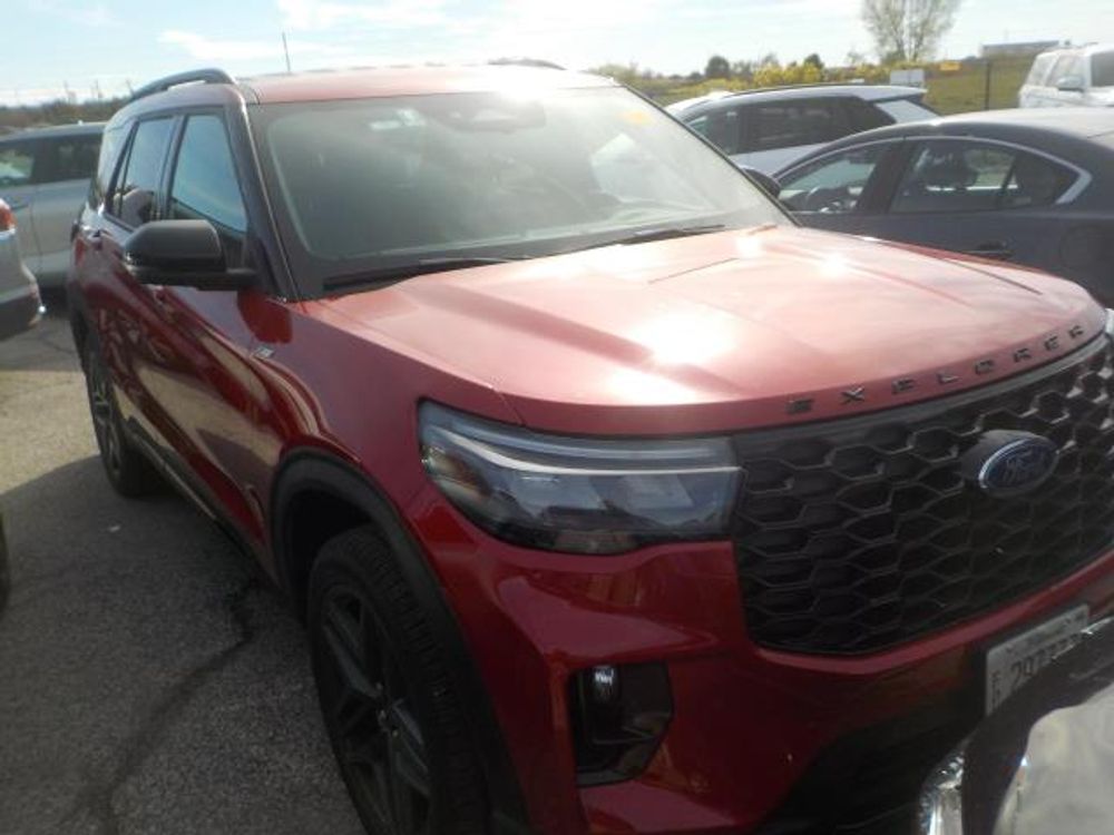 2025 Ford Explorer ST-Line