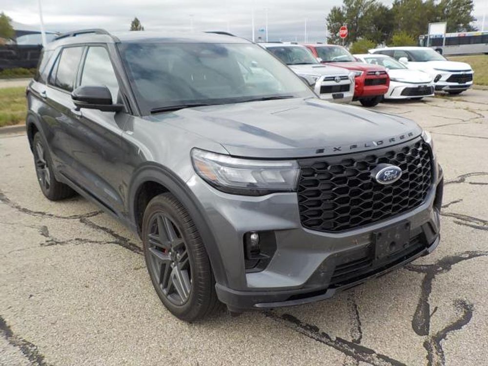 2025 Ford Explorer ST-Line