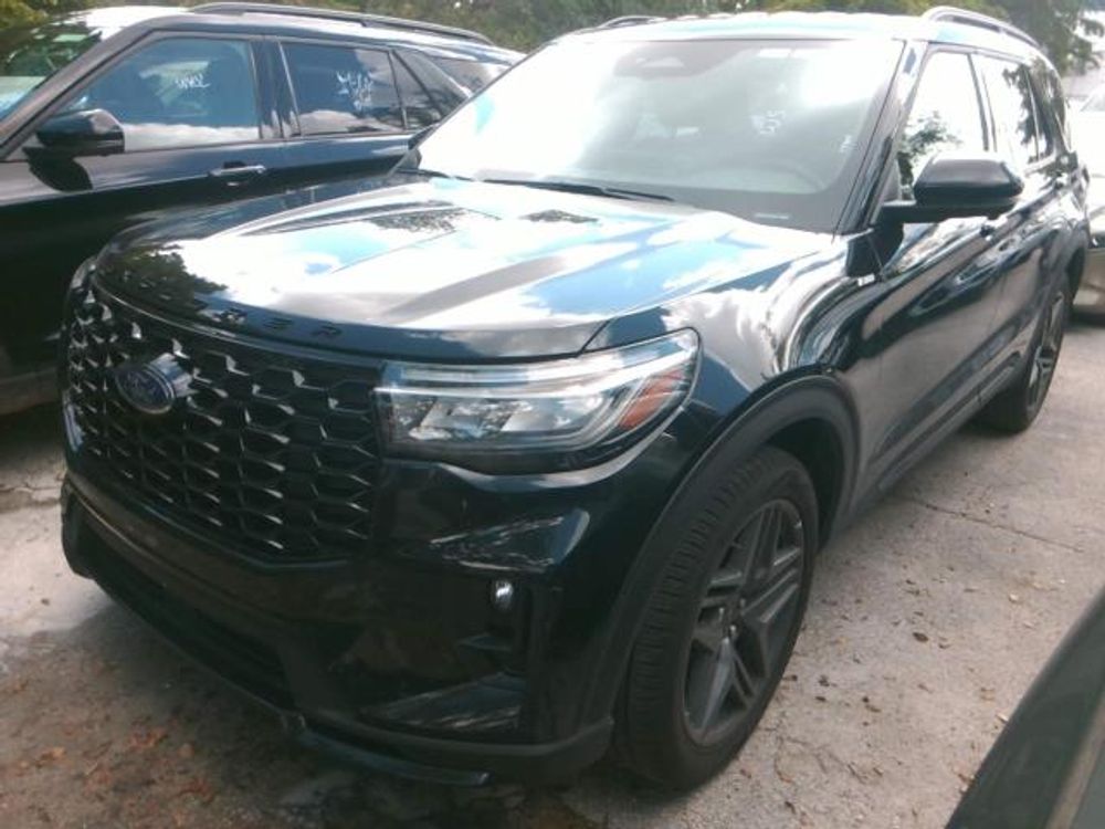 2025 Ford Explorer ST-Line
