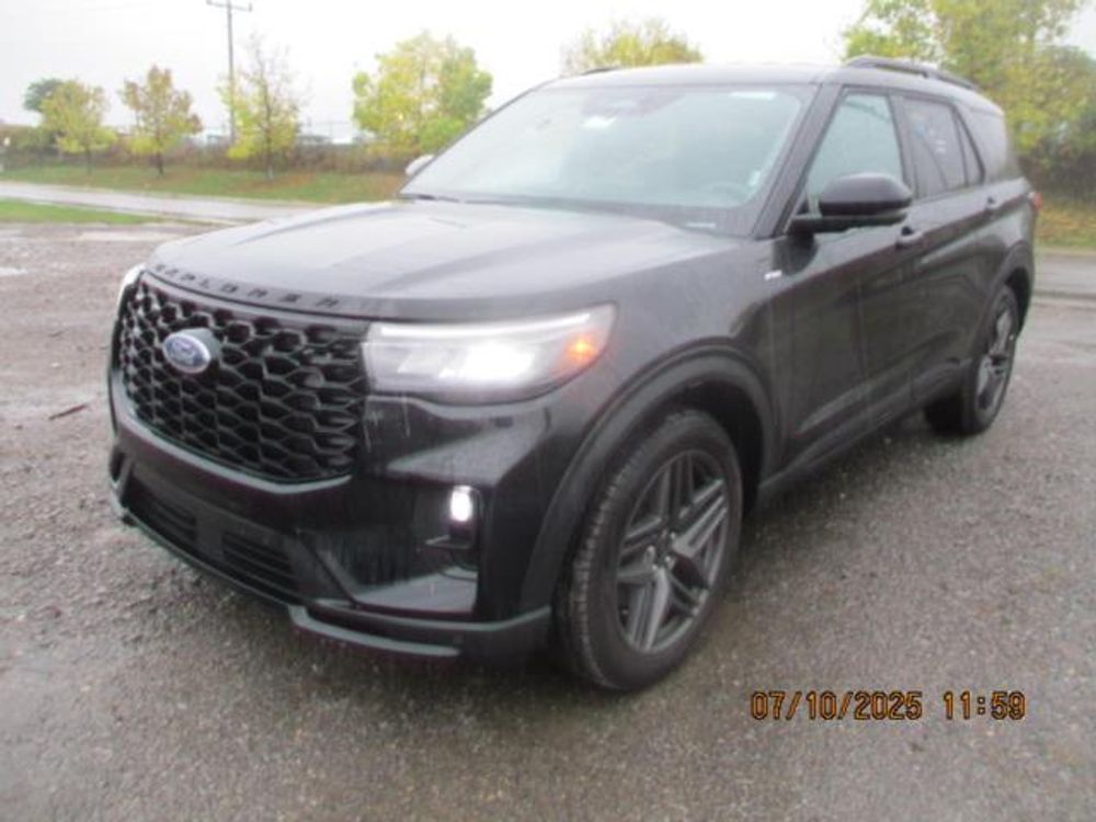 2025 Ford Explorer ST-Line