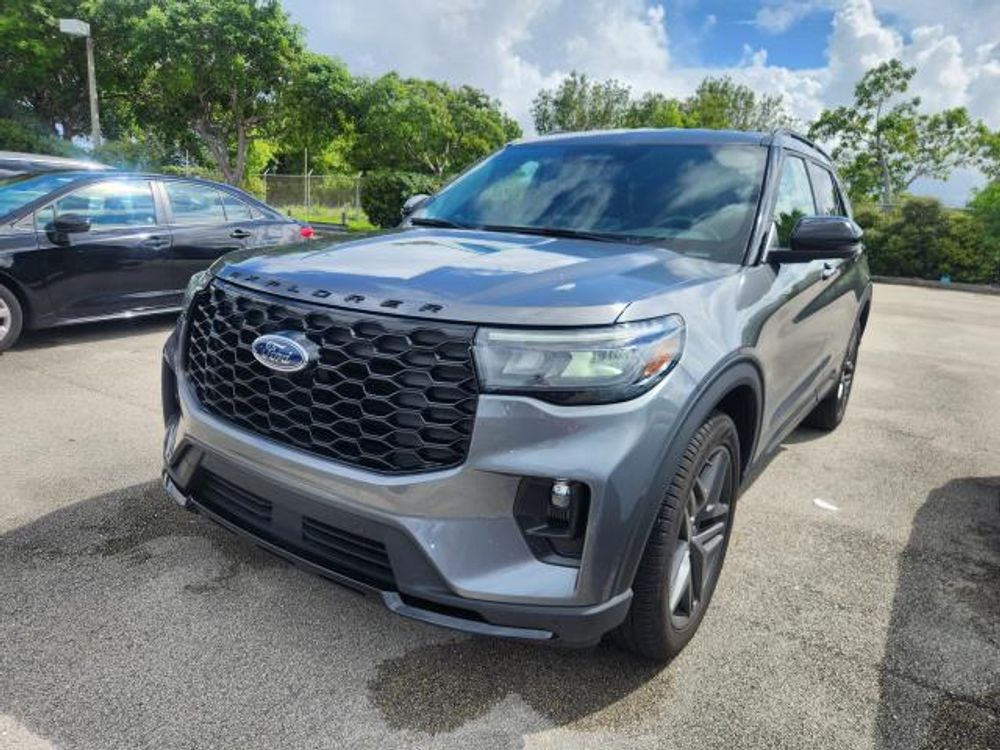 2025 Ford Explorer ST-Line