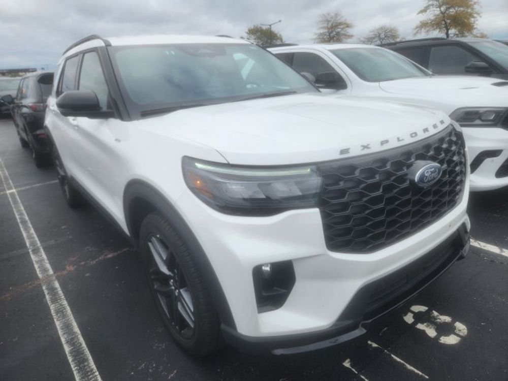 2025 Ford Explorer ST-Line