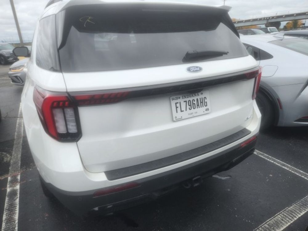 2025 Ford Explorer ST-Line