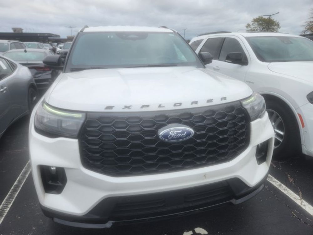 2025 Ford Explorer ST-Line