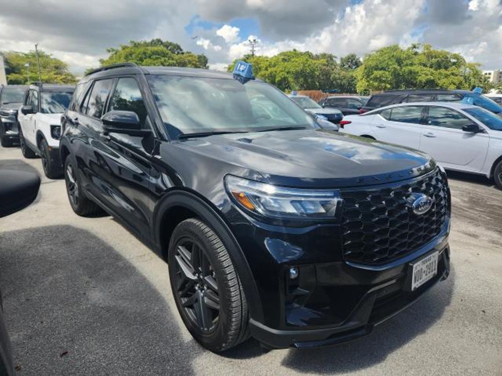 2025 Ford Explorer ST-Line
