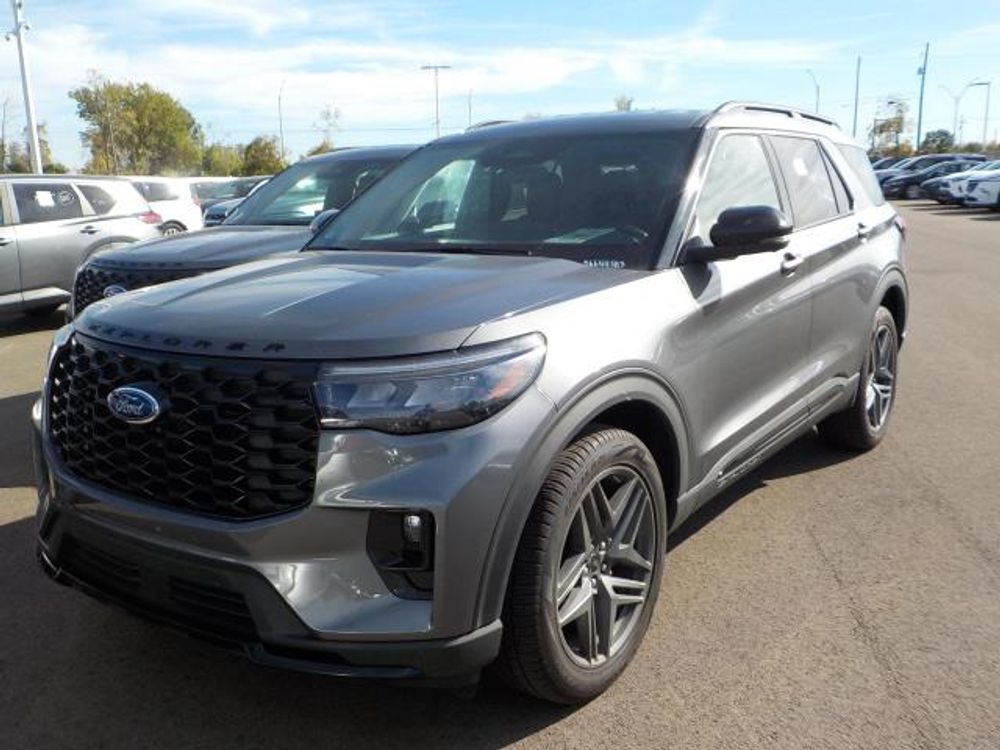 2025 Ford Explorer ST-Line