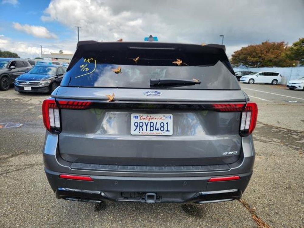 2025 Ford Explorer ST-Line