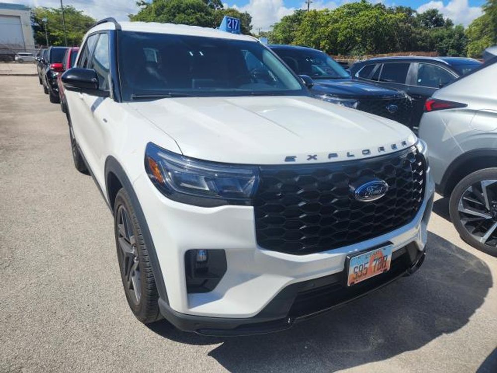 2025 Ford Explorer ST-Line