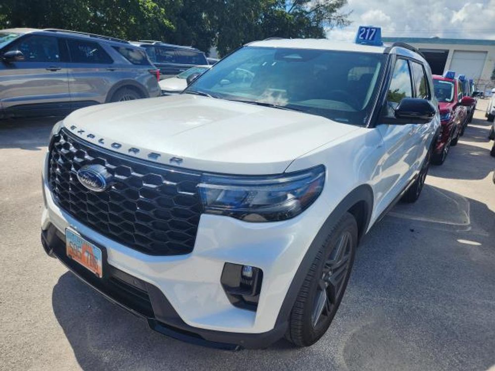 2025 Ford Explorer ST-Line