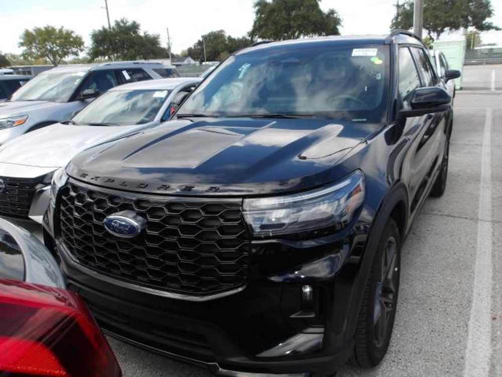 2025 Ford Explorer ST-Line