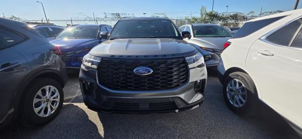 2025 Ford Explorer ST-Line